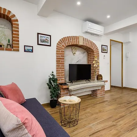 Leni Apartment Sveti Lovrec Pazenaticki