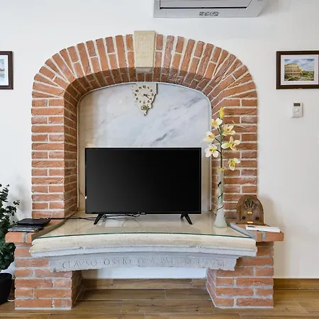 Leni Apartment