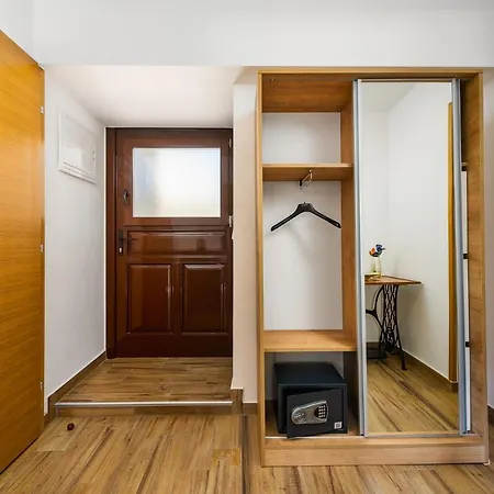 Leni Apartment